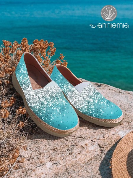 

Comfortable Soft Blue and White Gradient Flats, Flats