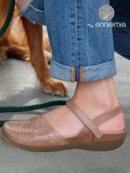 

Retro Casual Khaki Hollow Breathable Soft Insole Sandals, Sandals