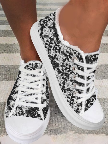 

Black and White Lace-Print Canvas Shoes, Black-white, Sneakers