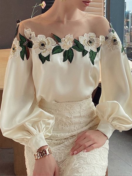 

Plus Size Elegant Floral Embroidery Patterns Crew Neck Loose Shirt, Off white, Plus Tops