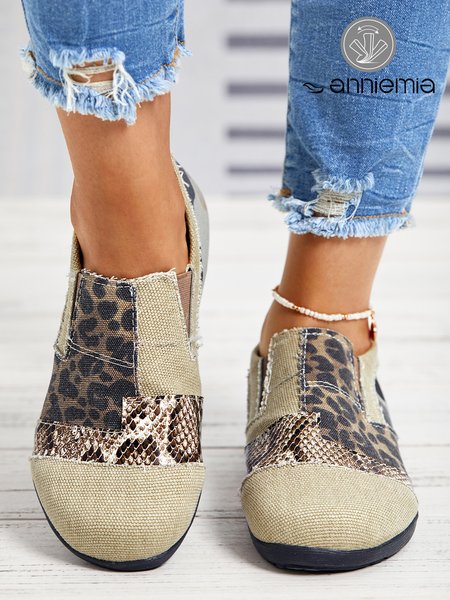 

Casual Camo Split Joint Wearable Canvas Slip On Shoes, Khaki, Flats