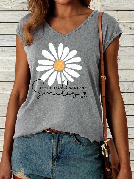 

Women's Be the reason someone smiles today Casual V Neck Tank Top, Gray, Tank Tops