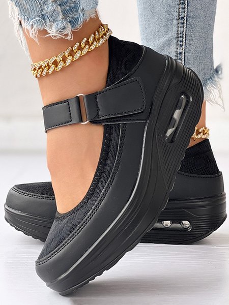 

Breathable Mesh Fabric Paneled Velcro Muffin Sports Sandals, Black, Sneakers