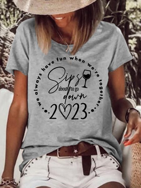 

Women's Sips about to go down Wine Girls Trip Crew Neck Casual T-Shirt, Gray, T-shirts