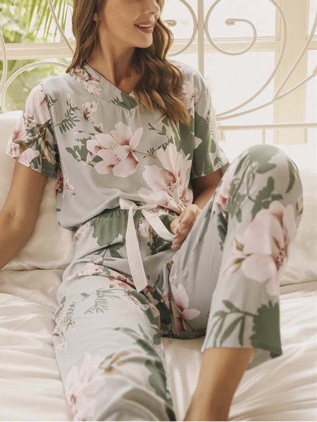 

Loose V Neck Floral Rayon Elegant Pajama Set, Green, Loungewear & Sleepwear