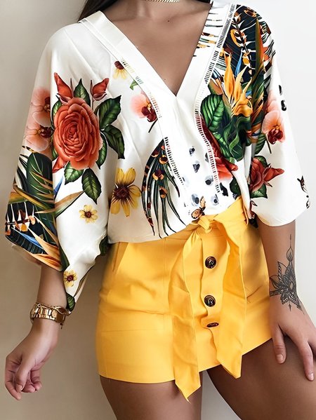 

Plus Size Vacation V Neck Floral Loose Blouse, White, Plus Tops