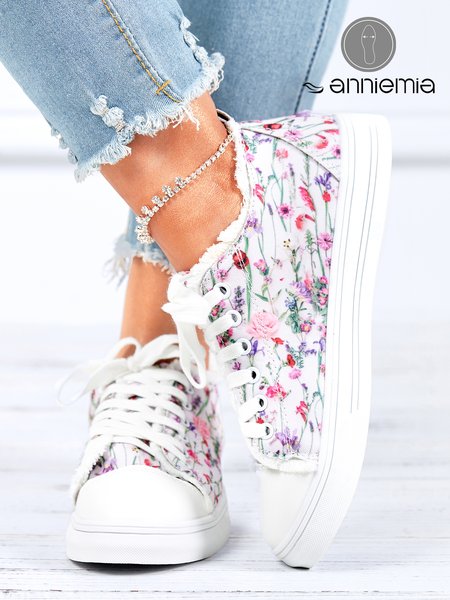 

Soft and Comfortable Small Floral Print Canvas Shoes, Beige, Sneakers