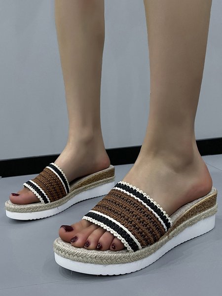 

Brown Contrasting Woven Fabric Holiday Beach Straw Wedge Sandals, Sandals