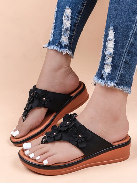 

Vintage Floral Appliques Wedge Thong Slide Sandals, Black, Sandals