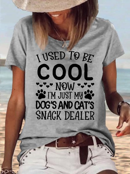 

Women's Snack Dealer Dogs n Cats Letters Casual T-Shirt, Gray, T-shirts