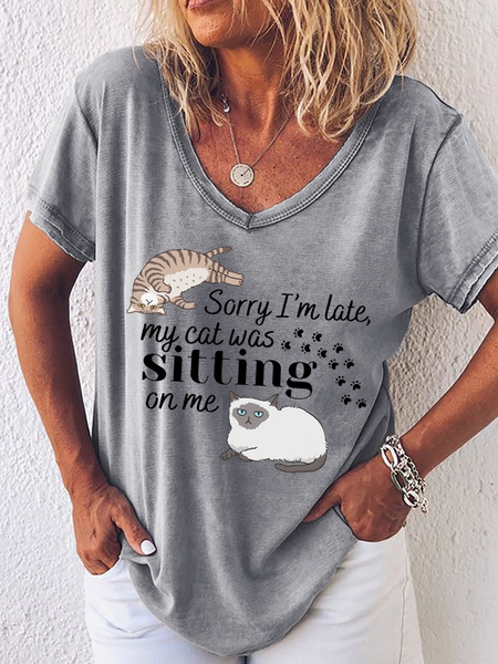 

Women‘s Funny Word Sorry I'm Late My Cat Was Sitting On Me Loose T-Shirt, Gray, T-shirts