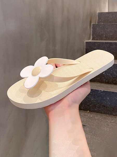 

Summer Vacation Applique Floral Flip Flops, Beige, Slippers