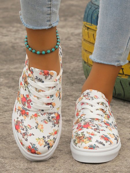 

Cartoon Kitten Floral Lace-Up Skate Shoes, White, Sneakers