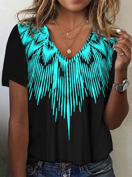 

Abstract Aurora Design V-Neck Knit T-Shirt, Green, T-Shirts