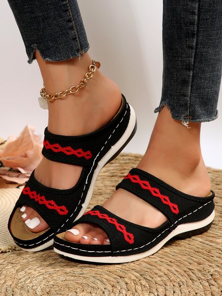 

Embroidered Circle Casual Strap Slippers, Black, Sandals