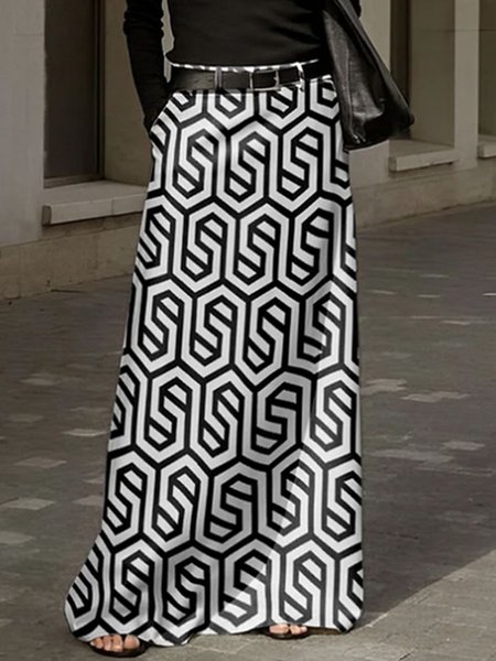 

Urban Geometric Print Regular Fit Skirt, Black, Skirts