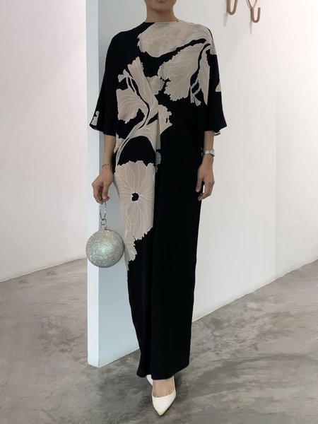 

Three Quarter Sleeve Boat Neck Loose Elegant Floral Dress, Black, Maxi Dresses
