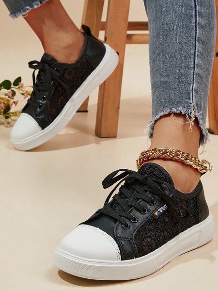 

Women Floral Embroidered Lace-up Front Skate Shoes, Black, Sneakers