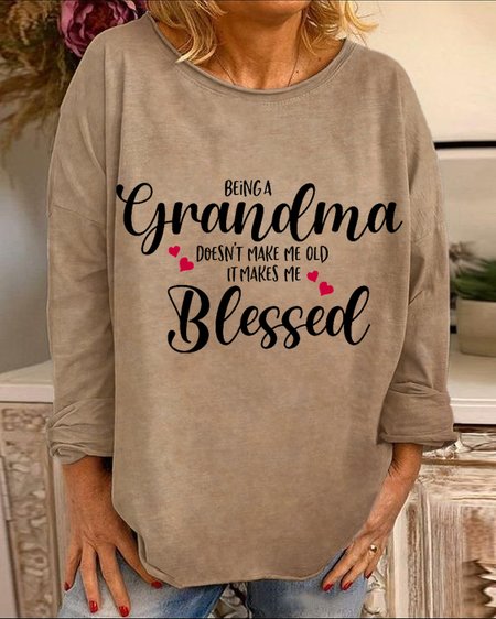 

Women's Casual Being a Grandma doesn't make me Old it makes me Blessed Crew Neck Sweatshirt, Light brown, Hoodies&Sweatshirts