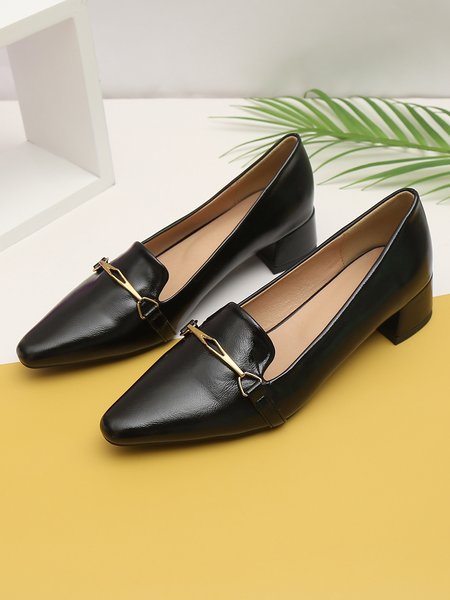 

Women Minimalist Urban Metal Decor Low Heel Loafers, Black, Loafers
