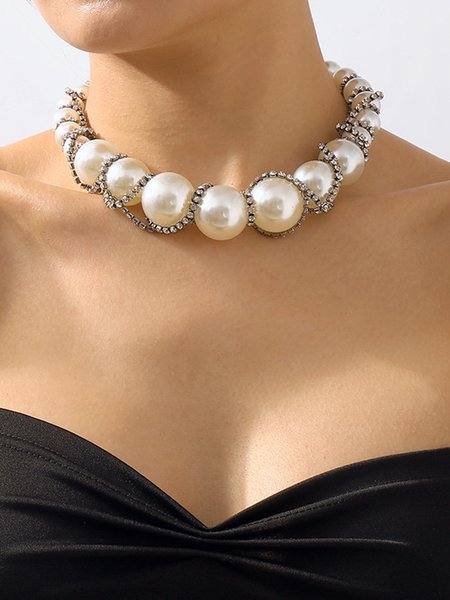 

Elegant Rhinestone Twined Imitation Pearl Necklace, Black, Necklaces