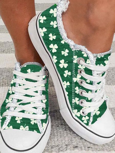 

Women Holiday Shamrock Print Green Canvas Shoes, Sneakers