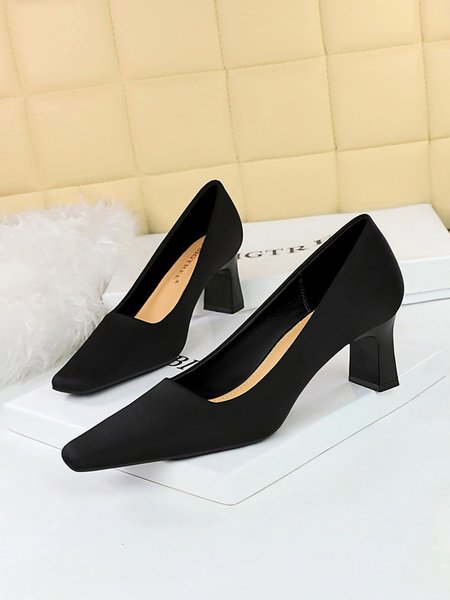 

Women Minimalist Satin Block Heel Pumps, Black, Heels