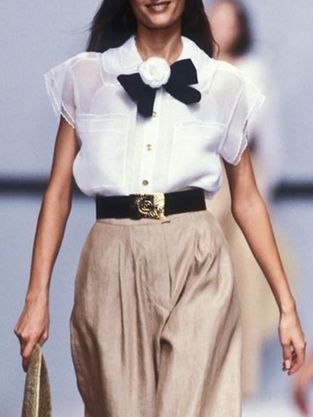 

Urban Plain Shirt Collar Regular Fit Blouse With Brooch, White, Blouses and Shirts