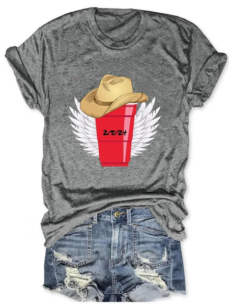 

Women's Red Solo Cup Wings 2/5/24 Print Text Letters T-Shirt, Light gray, T-shirts