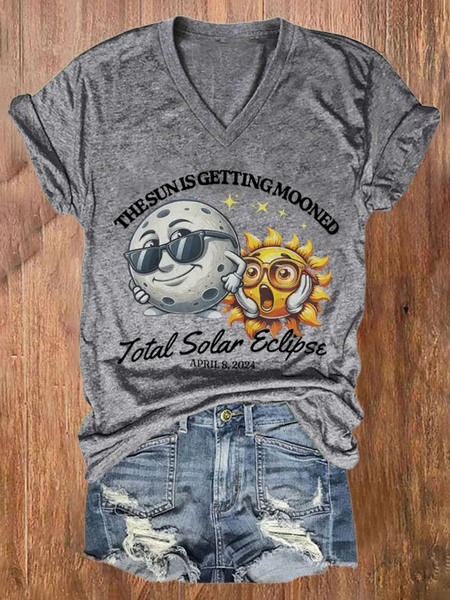 

Women's The Sun Is Getting Mooned Total Solar Eclipse April 8, 2024 Print T-shirt, Deep gray, T-shirts