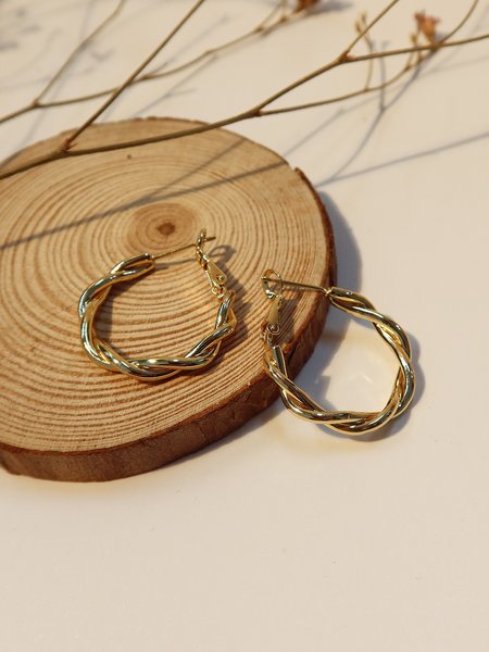 

Twist design earrings, Golden, Accessories