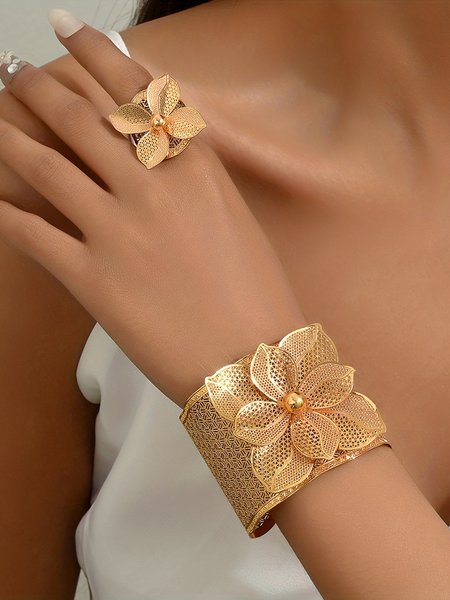 

2pcs/set Exquisite Hollow Out Flower Beaded Cuff Bangle and Ring, Golden, Jewelry