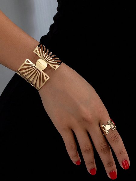 

2pcs/set Minimalist Geometric Hollow Out Bangle And Ring Combination, Golden, Jewelry