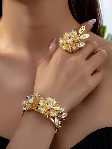 

2pcs/Set Metallic Luxurious Flower Bangle And Ring Set, Golden, Jewelry