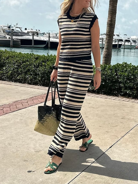

Women Striped Crew Neck Sleeveless Comfy Casual Top With Pants Two-Piece Set, Black-white, Sets