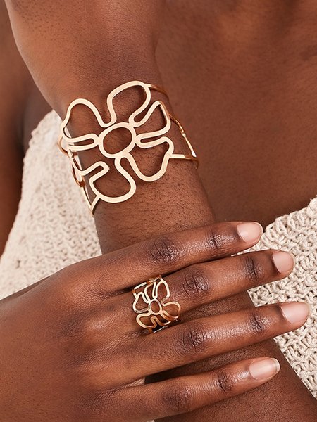 

2pcs/set Hollow Out Flower Jewelry Set Ring And Cuff Bangle, Golden, Bracelets