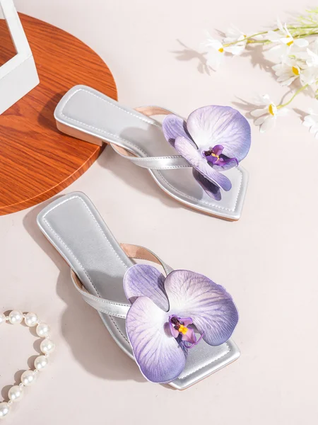 

Elegant Imitation Phalaenopsis Flip-flop Sandals, Silver, Sandals