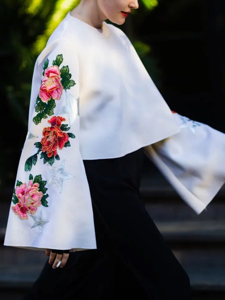

Embroidery Bell Sleeve Crew Neck Floral Urban Blouse, White, Blouses and Shirts
