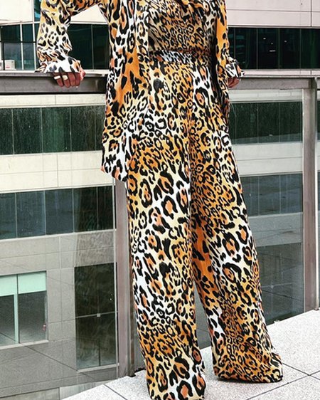 

Pocket Stitching Urban Regular Fit Leopard Pants, Pants