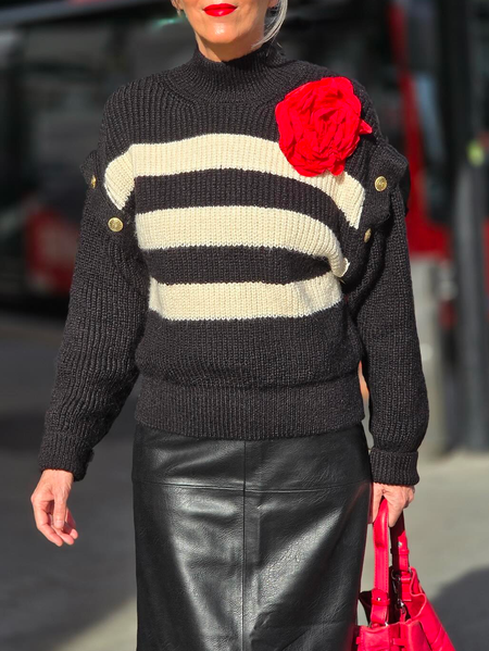 

Casual Striped Split Joint Raglan Sleeves Sweater With Brooch, Black, Pullovers