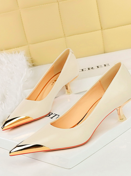 

All Season Leather Urban Color Block Flat, White, Shoes