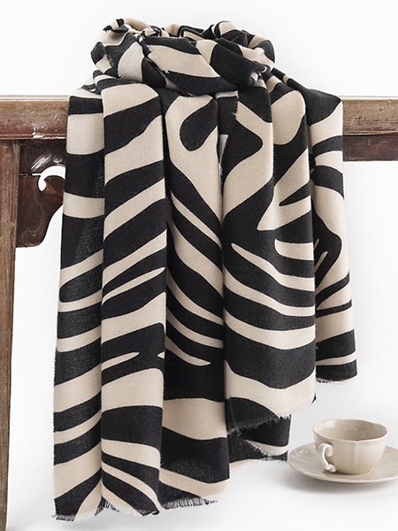 

Urban Daily Regular Abstract Scarf, Black-white, Scarves
