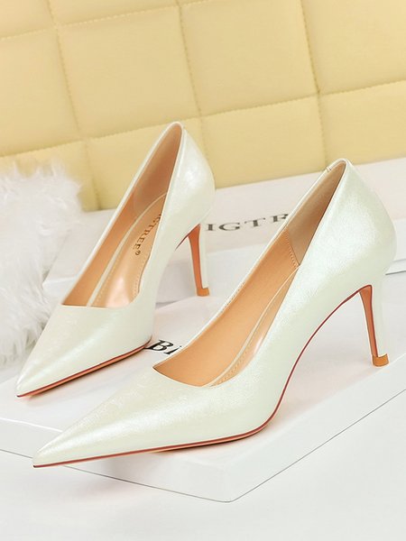 

Plain All Season Pu Flat, White, Heels