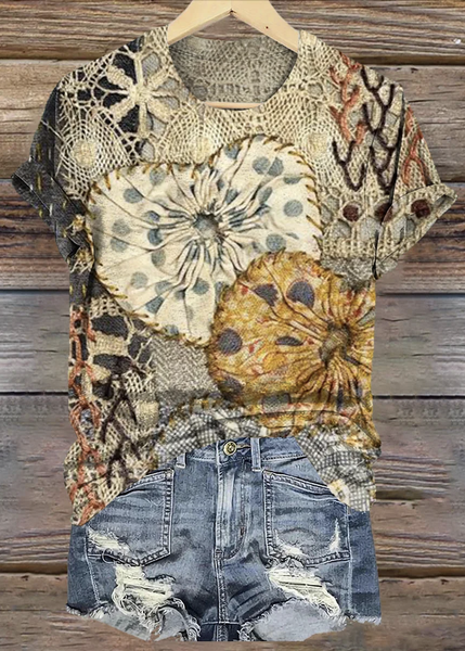 

Vintage Heart Pattern Crew Neck Short Sleeve T-shirt, Brown, T-shirts