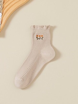

New Pure Cotton Japanese Retro Literary Flower Middle Tube Women's Socks Sweat-absorbent Breathable Embroidered Flower Socks, Off white, Socks