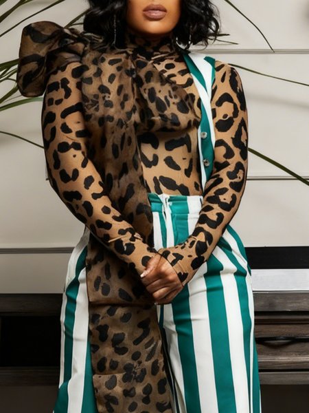 

Casual Leopard Printing Mock Neck T-shirt With Scarf, Tees