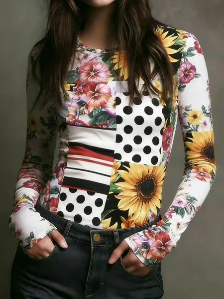 

Urban Floral Crew Neck T-shirt, As picture, Tees