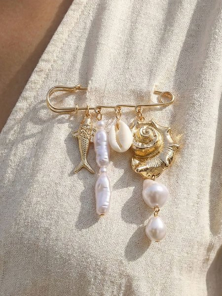 

Urban Plain Brooch, Color1, Brooches