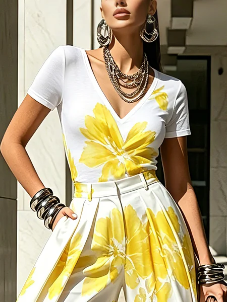Urban Floral Printing V Neck T-shirt